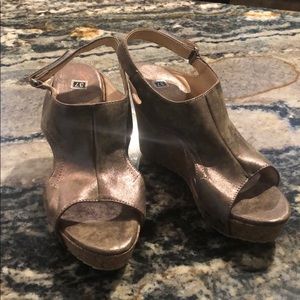 Pewter wedge sandal. NEW